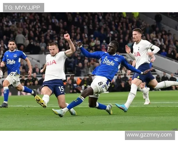 英超焦点战前瞻:红军能否客场取分? 英超焦点战前瞻:红军能否客场取分?